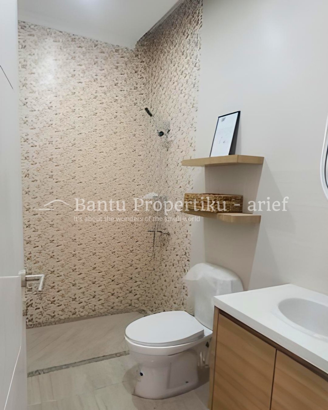 Dijual Rumah Modern Mewah Cantik lokasi Tanah Baru dekat TOL dan Fasum, Depok - 6