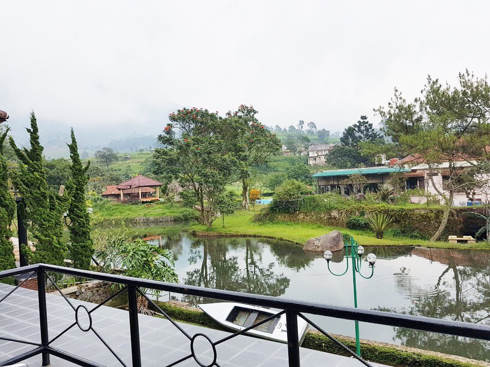 Sewa Villa Di Puncak Sebelum Kota Bunga Hanjawar View Danau Dan Pegunungan Fasilitas Lengkap Ada Swimming Pool - 8