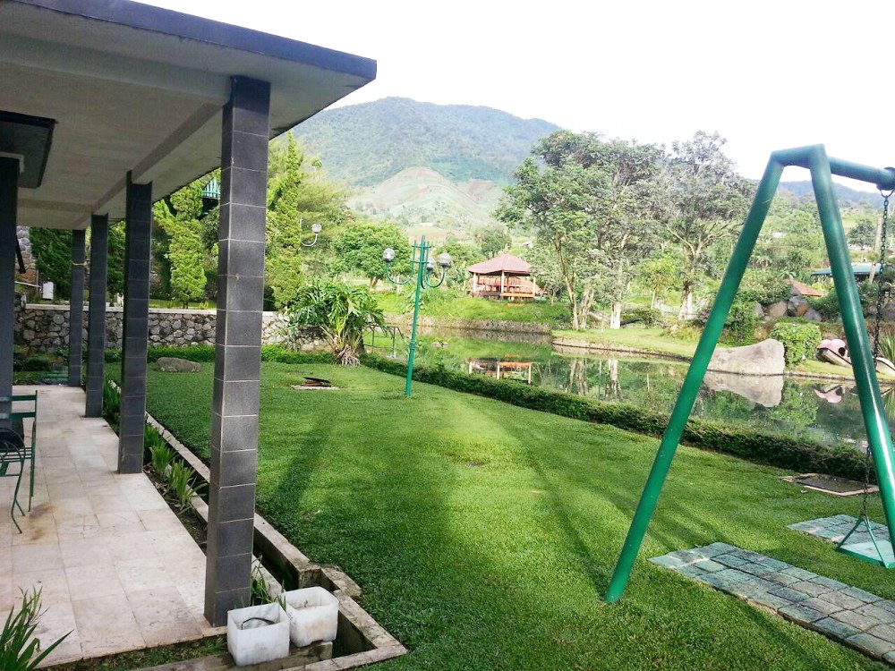 Sewa Villa Di Puncak Sebelum Kota Bunga Hanjawar View Danau Dan Pegunungan Fasilitas Lengkap Ada Swimming Pool - 9