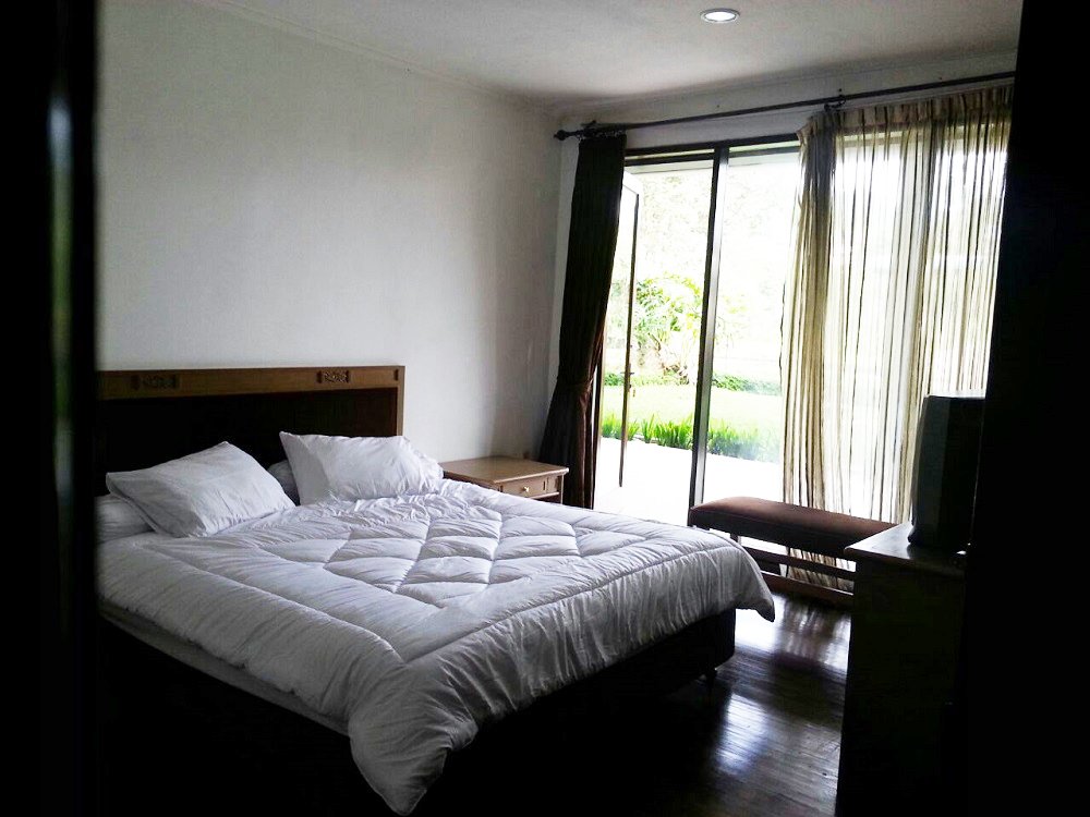 Sewa Villa Di Puncak Sebelum Kota Bunga Hanjawar View Danau Dan Pegunungan Fasilitas Lengkap Ada Swimming Pool - 3