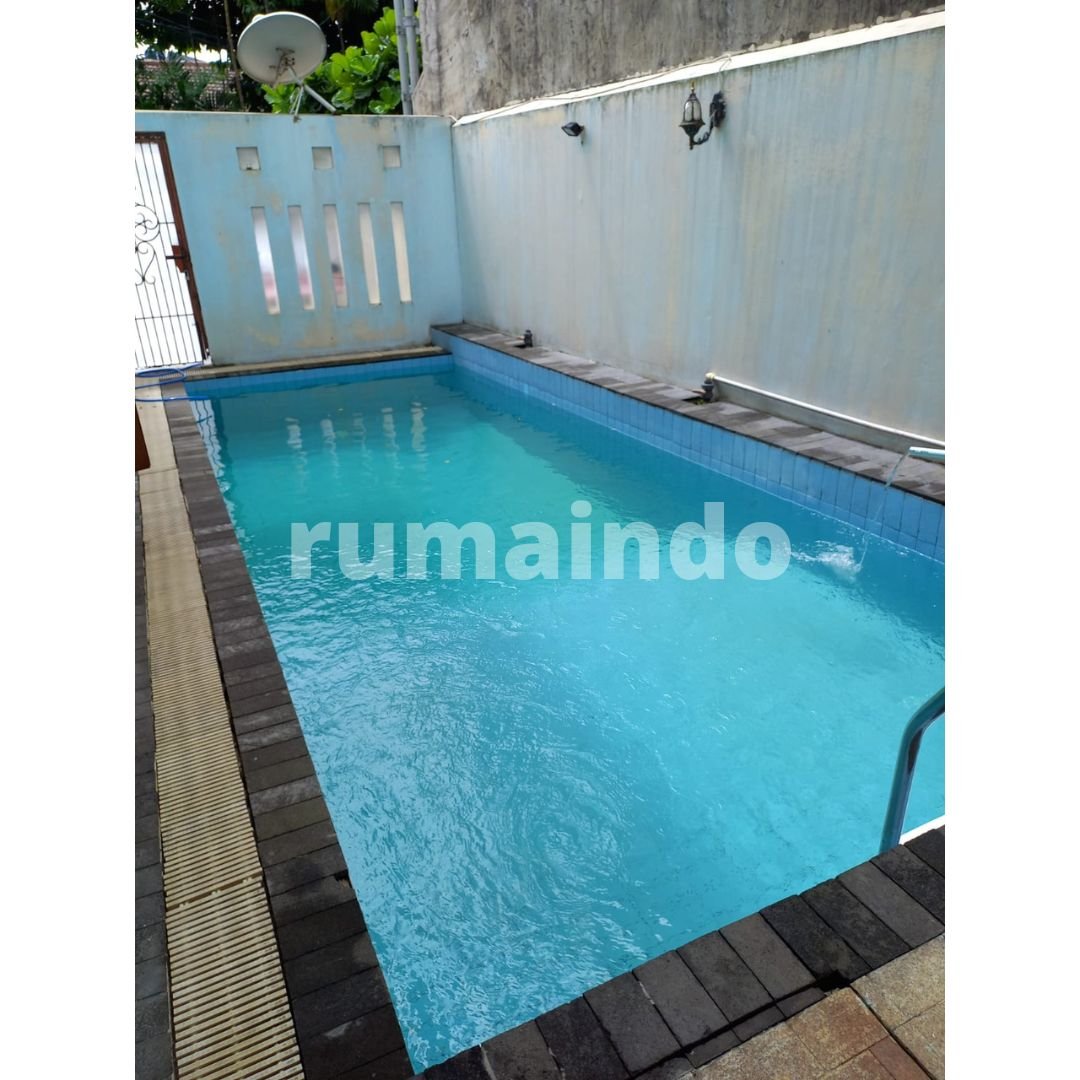 Disewakan Murah Rumah Komplek Ada Kolam Renang di Gudang Peluru Tebet Jakarta Selatan - 8
