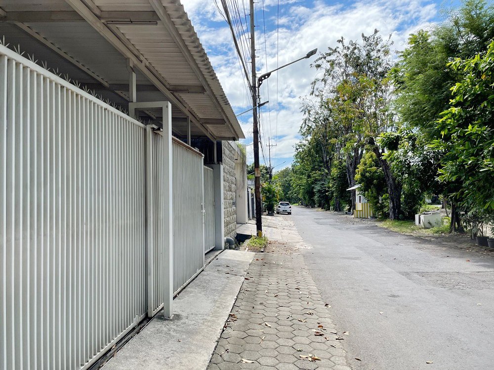 Rumah Dijual di Surabaya Dekat Marvell City Mall, Grand City Mall, Universitas Airlangga, RS Premier Surabaya, Taman Bungkul - 2