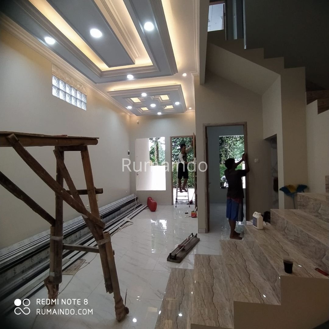 Dijual Murah Rumah Mewah Ada Rooftop di Komplek Kav DKI Jagakarsa Jakarta Selatan - 4