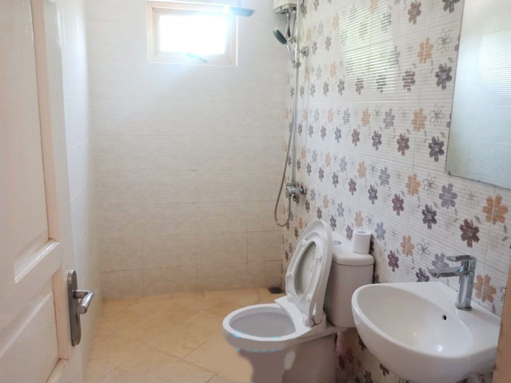 Sewa Villa di Kota Bunga Little Venice Puncak Dengan Kolam Renang View Danau Little Venice dan Pegunungan - 9