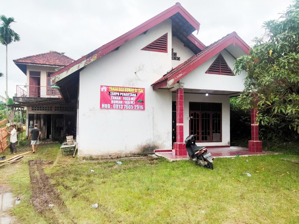 Rumah Dijual Tanah Luas di Kota Jambi Dekat Mall Jamtos, RSUD H. Abdul Manap, UIN Sultan Thaha Saifuddin, Pasar Mama - 1