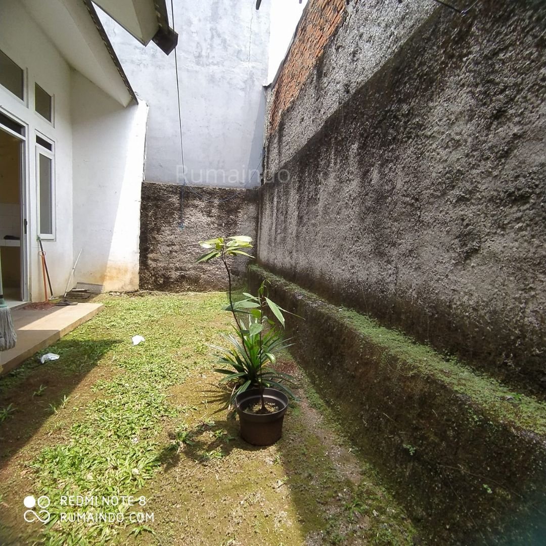 Dijual Rumah Ada Kolam Renang di Jln Bumiputera Rawamangun Jakarta Timur - 8