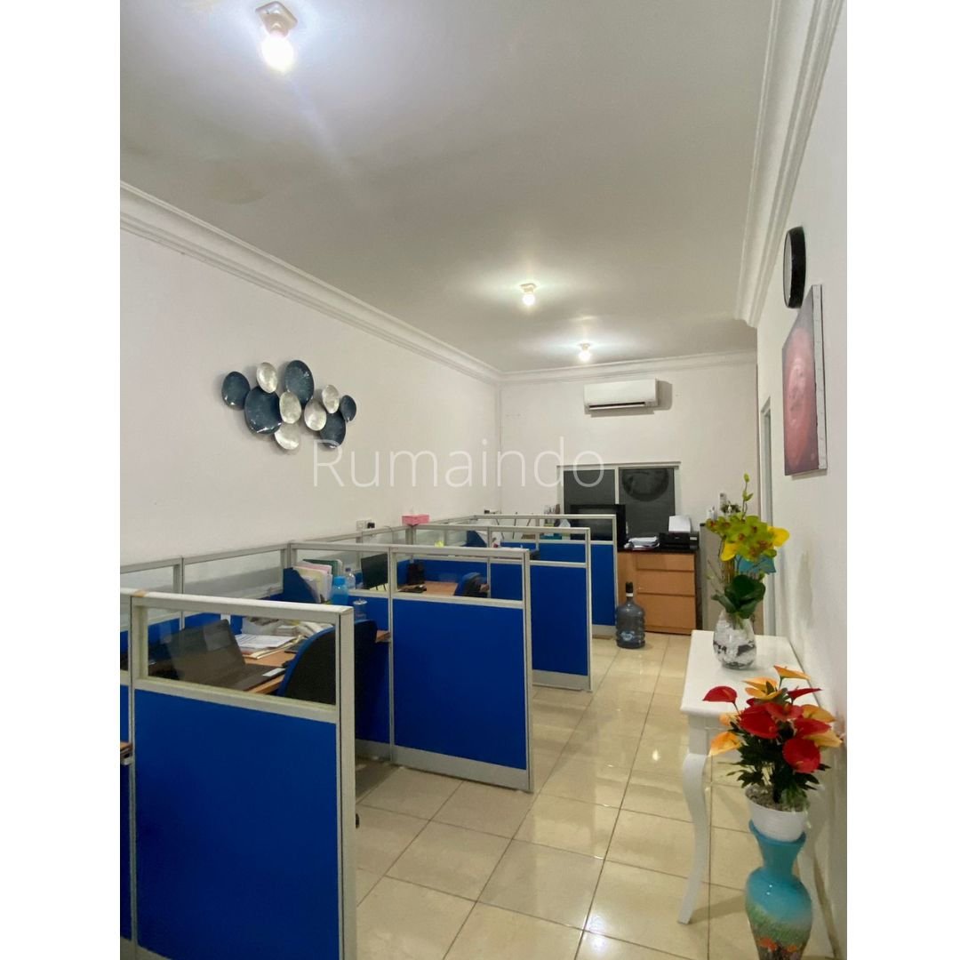 Dijual Murah Rumah Kantor di Jln Durian Raya Jagakarsa Jakarta Selatan - 2