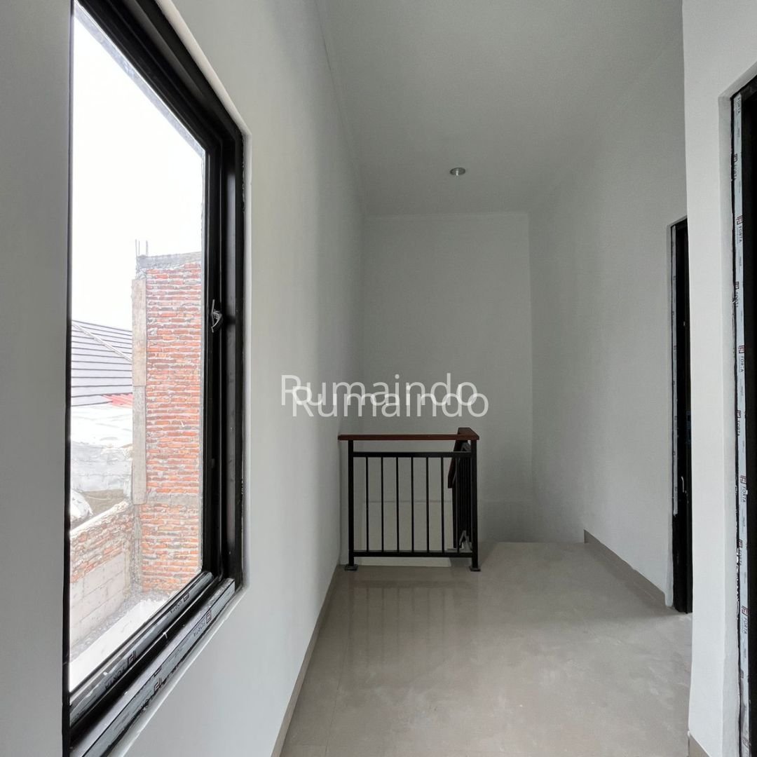 Dijual Rumah 2 Lantai Tanpa DP di Panjibuwono City Bekasi - 7