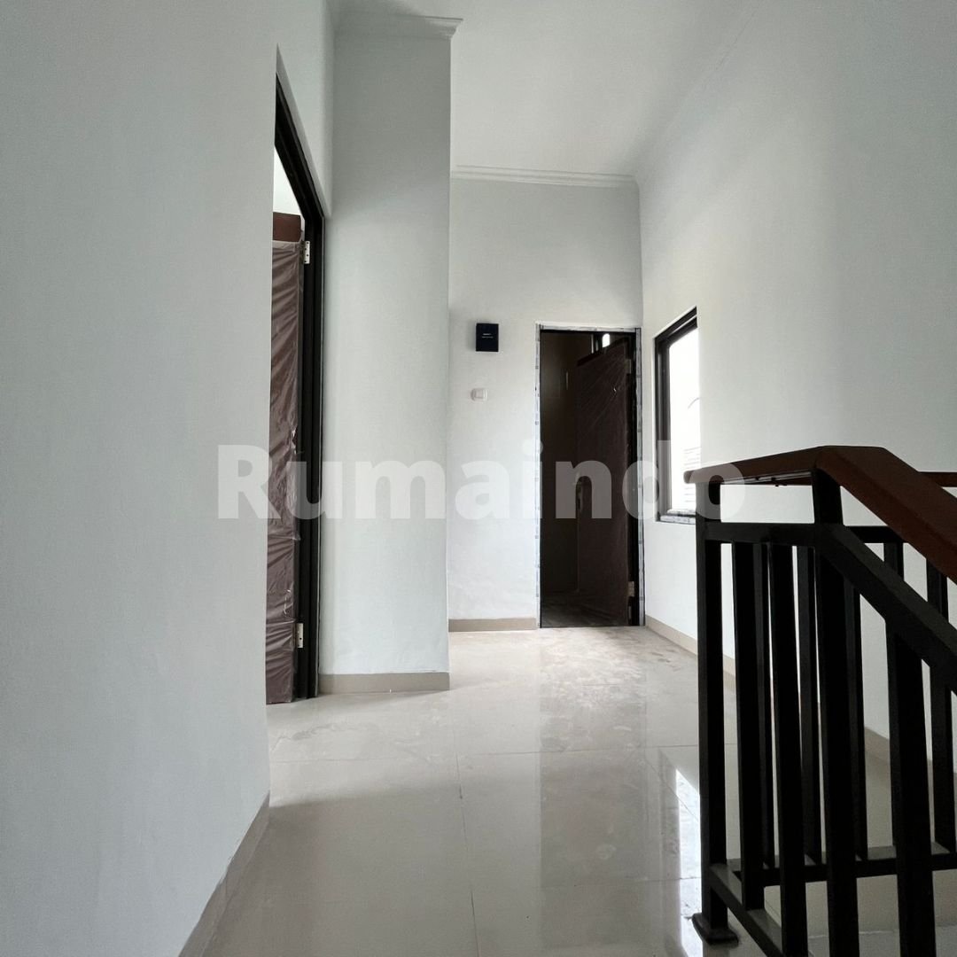 Dijual Rumah 2 Lantai Tanpa DP di Panjibuwono City Bekasi - 5