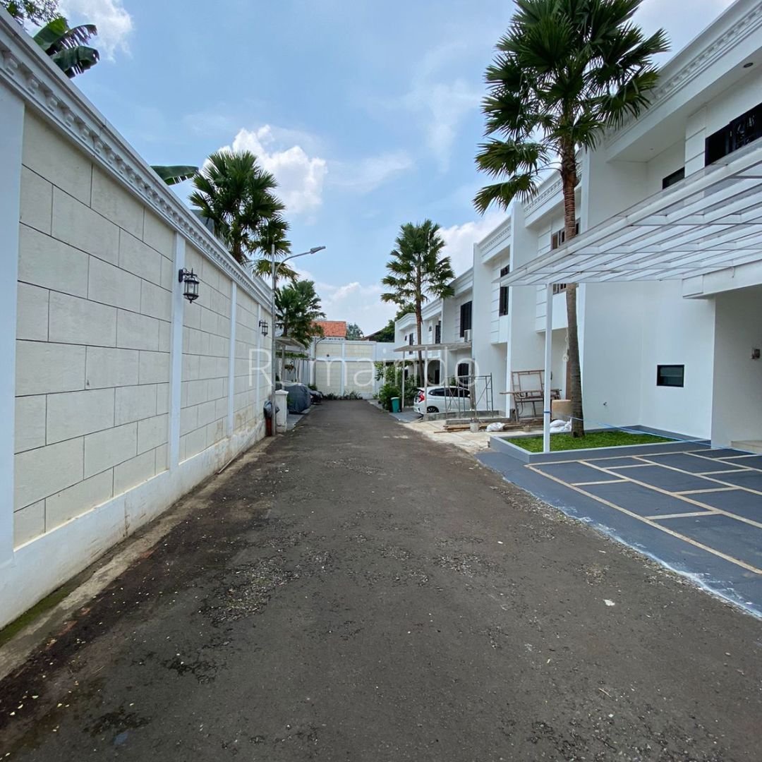 Dijual Rumah Full Furnsih Bamboo Premium Residence Lebak Bulus Jakarta Selatan - 2