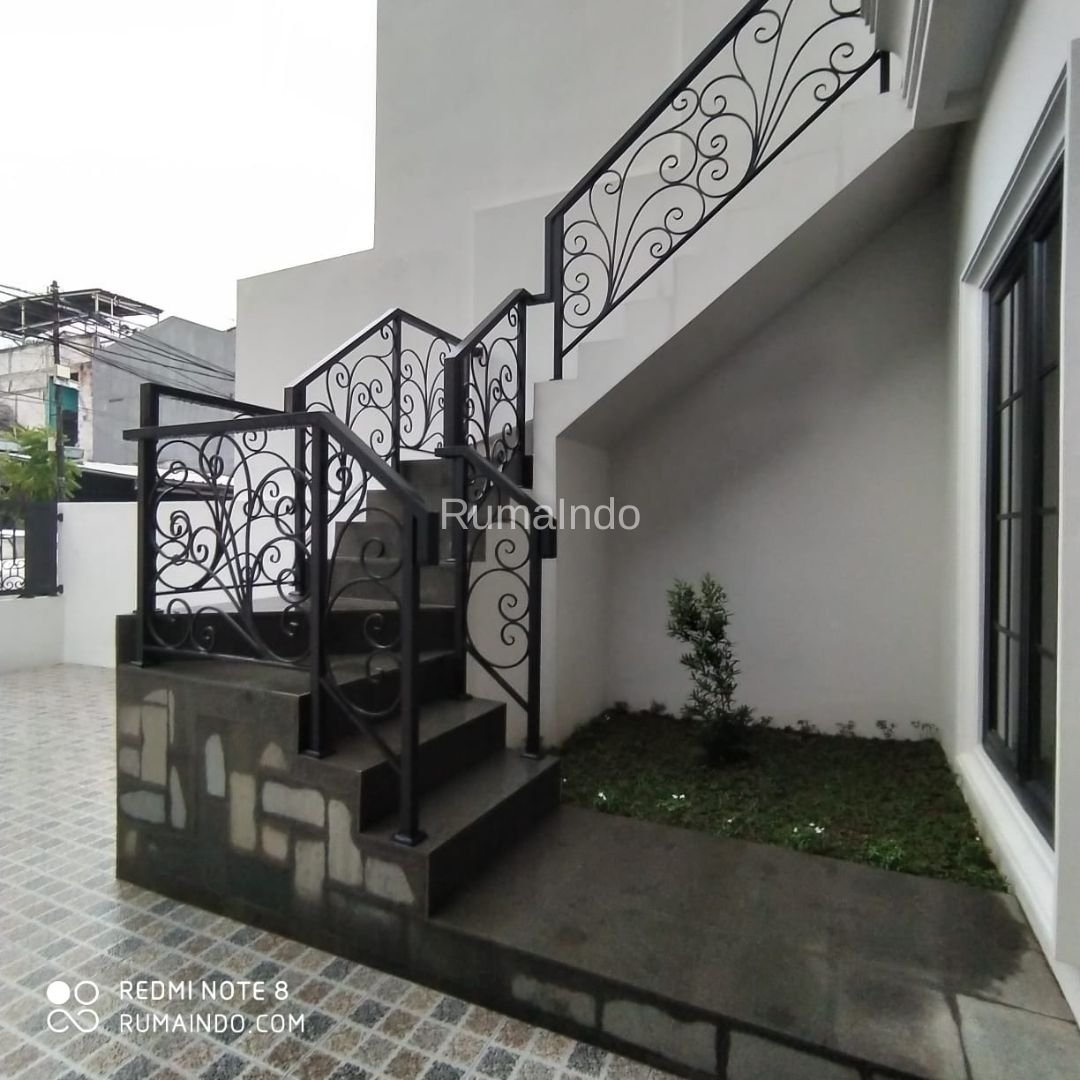 Dijual Rumah Siap Huni Dekat Mall Kalibata Pejaten Pasar Minggu Jakarta Selatan - 3