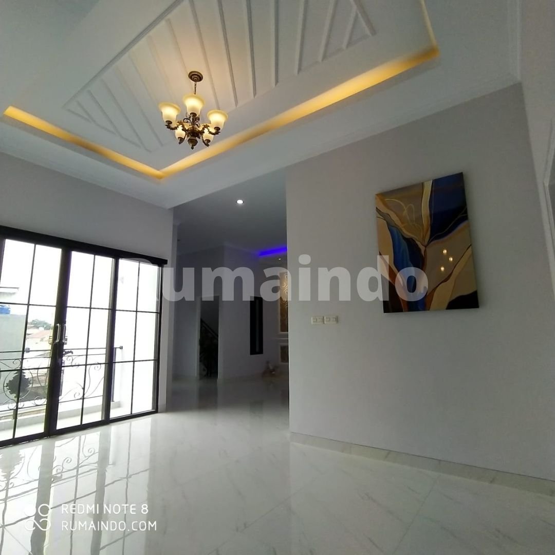 Dijual Rumah Mewah di Jln Paso Jagakarsa Jakarta Selatan - 4