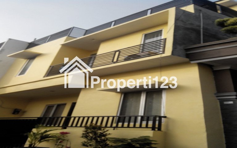 Rumah Tinggal 3 Lantai di Cempaka Baru, Kemayoran - 1