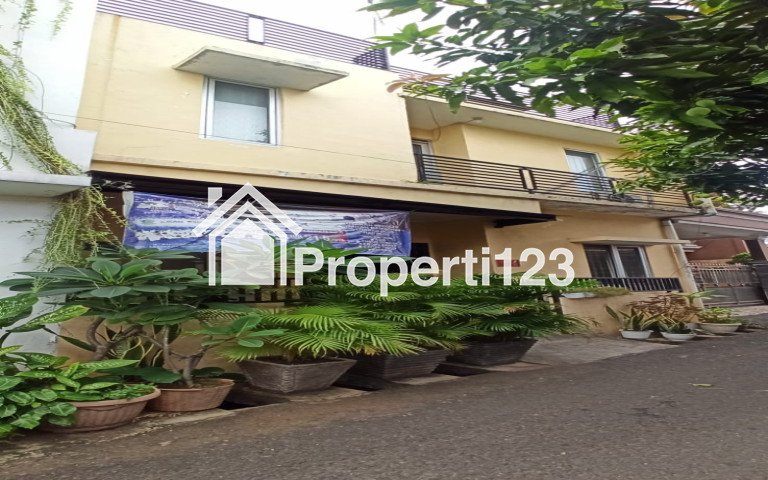 Rumah Tinggal 3 Lantai di Cempaka Baru, Kemayoran - 2