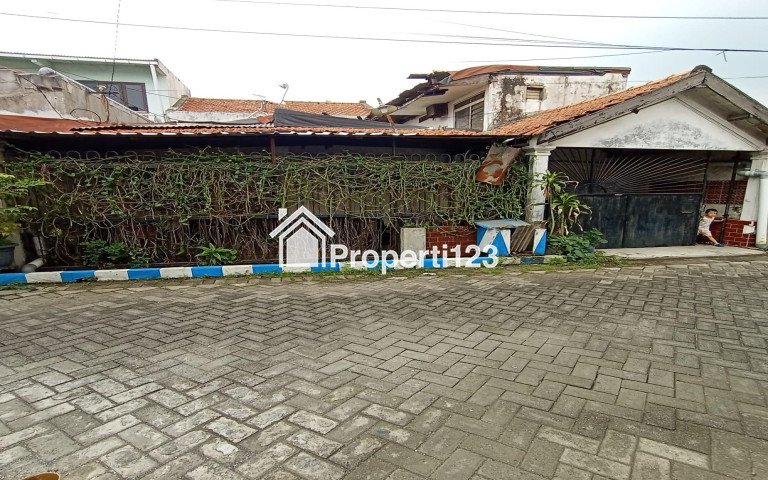 Jual rumah 1,5'lantai lokasi perumahan tropodo waru sidoarjo - 1