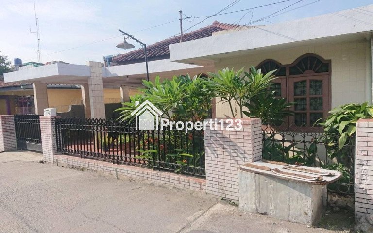 RUMAH DI KOPO - JALAN UTAMA KOMPLEK CCI / MARGAHAYU PERMAI - 1
