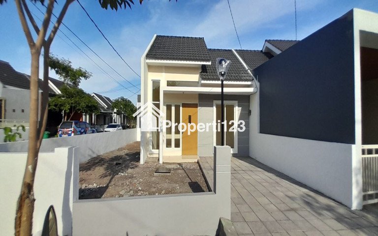 Jual Rumah Siap Huni  Type 36 Pojok Di Lingkar Timur Sidoarjo - 1