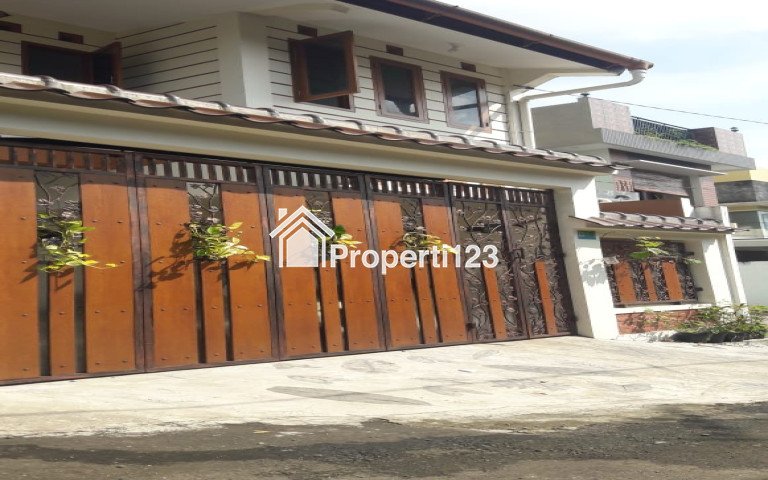 Dijual rumah letak Sangat strategies - 1