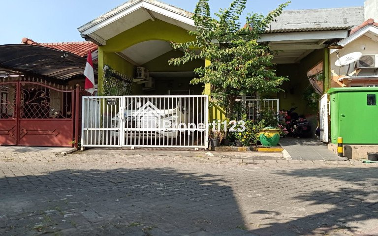 Rumah di Perumahan Puri Surya Jaya Gedangan Sidoarjo Jawa Timur - 1
