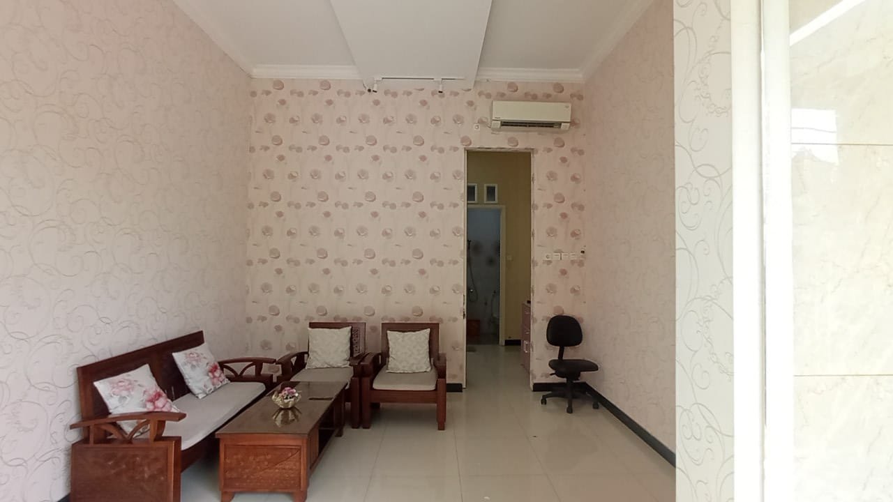 DiJual Rumah + Kantor/Butik Mewah Baru, siap huni di Surabaya Rp. 5,9 M, Disewakan Rp. 130 jt/thn - 6