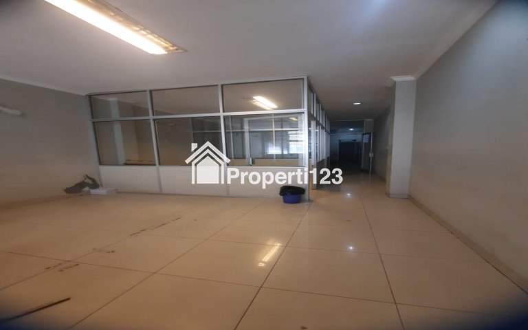 JUAL CEPAT 4 RUKO 3 LANTAI LOKASI STRATEGIS BUNGUR BESAR JAKPUS - 2