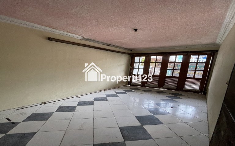 5 KT - 5 KM - 400 m2 Rumah Siap Huni 2 Lantai Lokasi Strategis Komplek Pondok Bambu Asri - 10