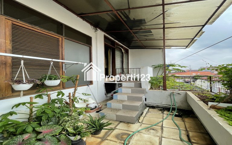 5 KT - 5 KM - 400 m2 Rumah Siap Huni 2 Lantai Lokasi Strategis Komplek Pondok Bambu Asri - 14