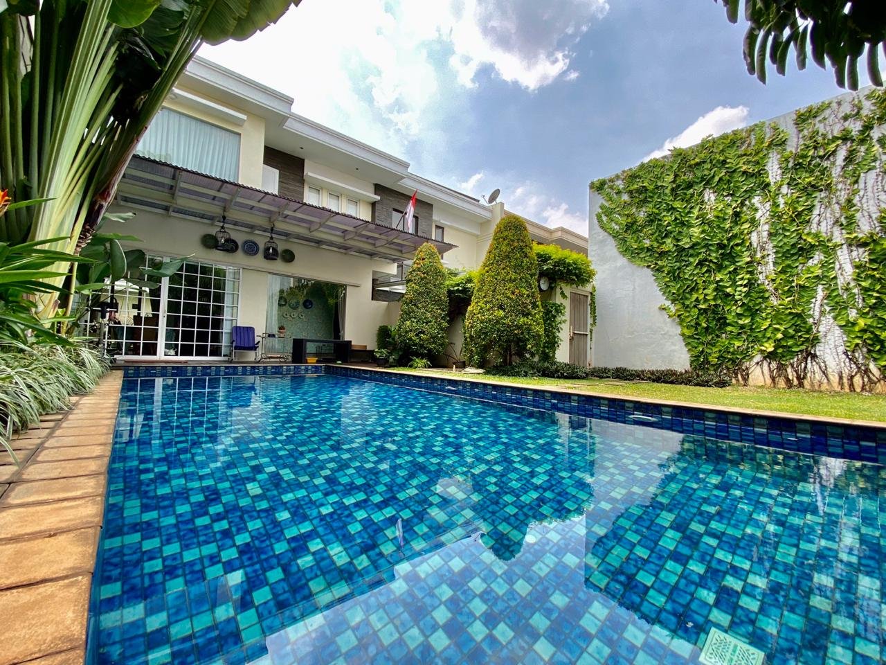 Rumah Taman mewah di Duren Tiga Jakarta Selatan - 3