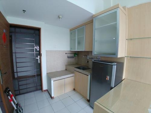 Dijual Apartemen City Garden – Lokasi Strategis – 2 BR Semi-Furnished Lantai 19, View Kolam Renang - 10