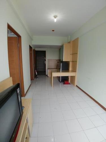 Dijual Apartemen City Garden – Lokasi Strategis – 2 BR Semi-Furnished Lantai 19, View Kolam Renang - 12