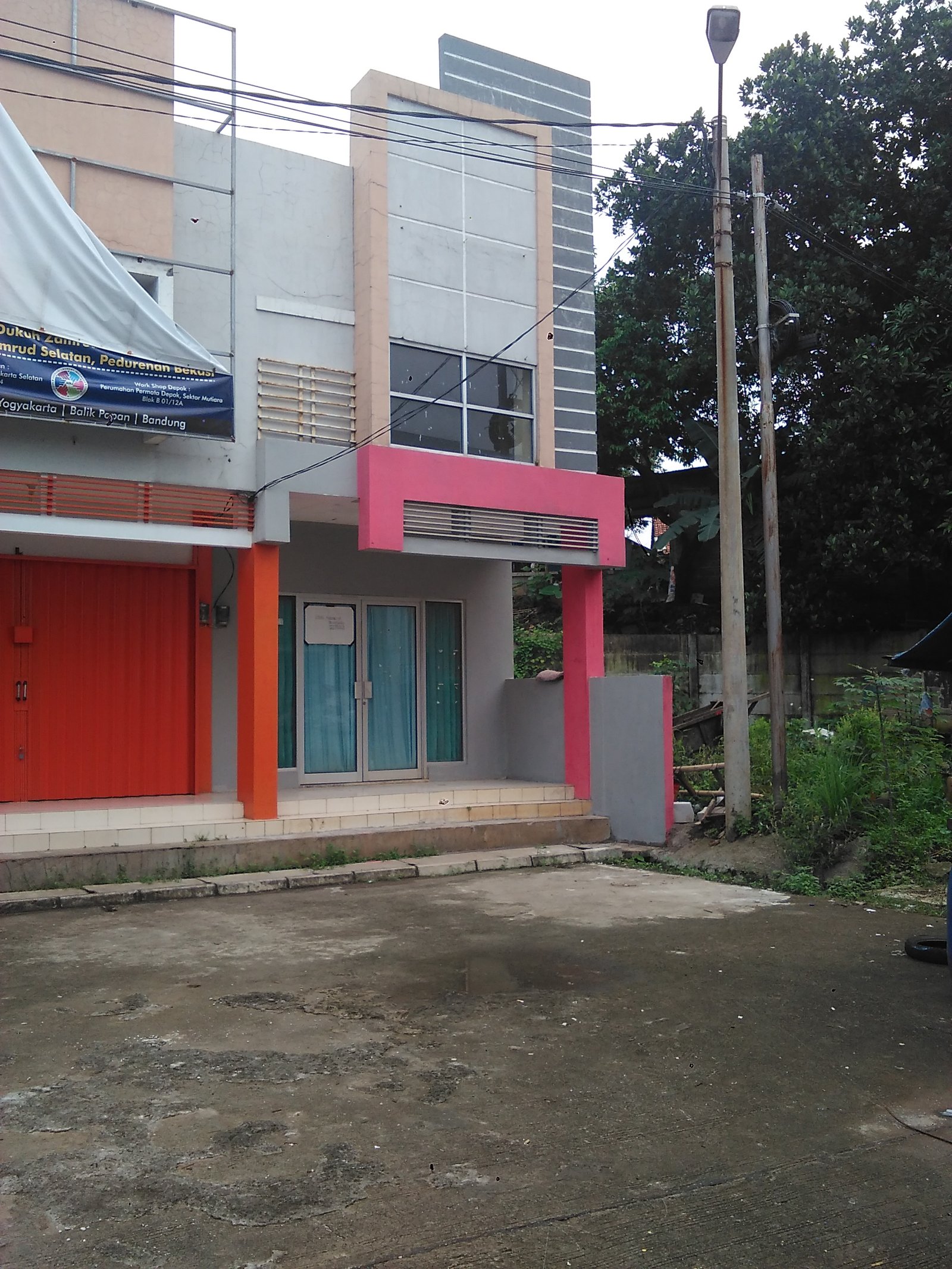 Ruko strategis di Dukuh Zamrud Mustika Jaya - 5