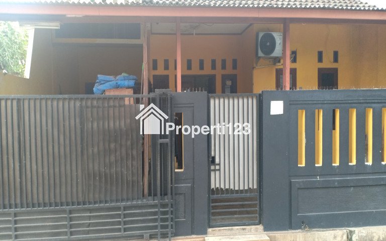 Jual rumah 2 lantai di Griya Asri Taman Mini, Jatimakmur, Bekasi - 1