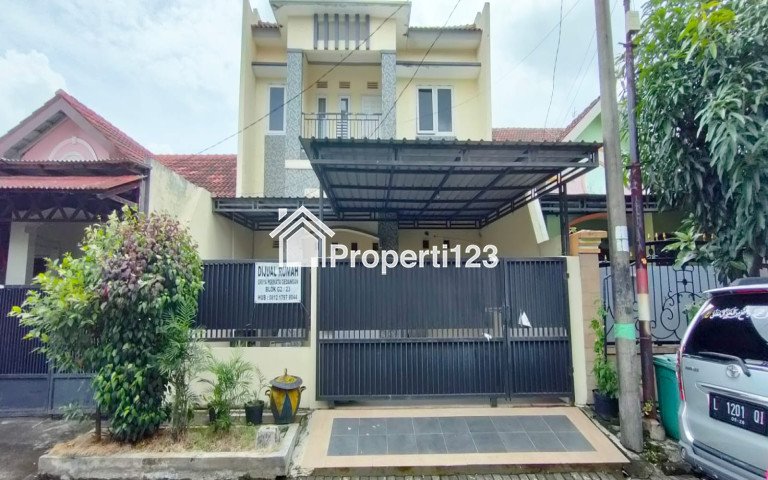 TURUN HARGA/NEGO SAMPAI DEAL Rumah 2 lantai di Sidoarjo - 1