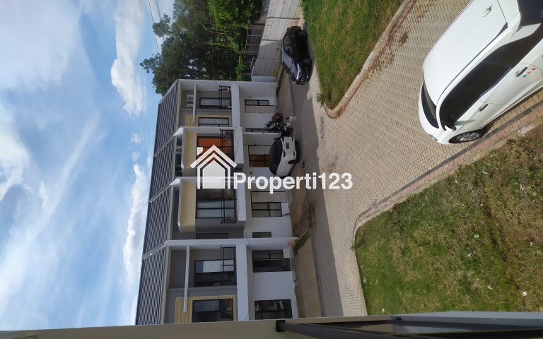 RUMAH 2 LANTAI DI SELATAN JAKARTA! DP BISA SESUKANYA - 1