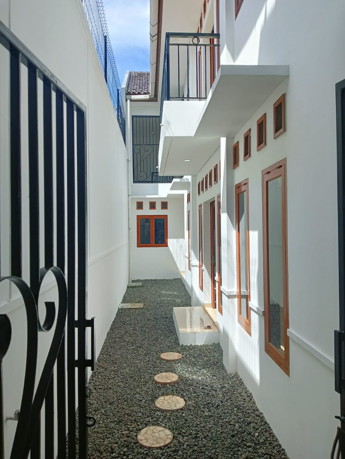 Rumah 2 lantai harga murah di jagakarsa - 10