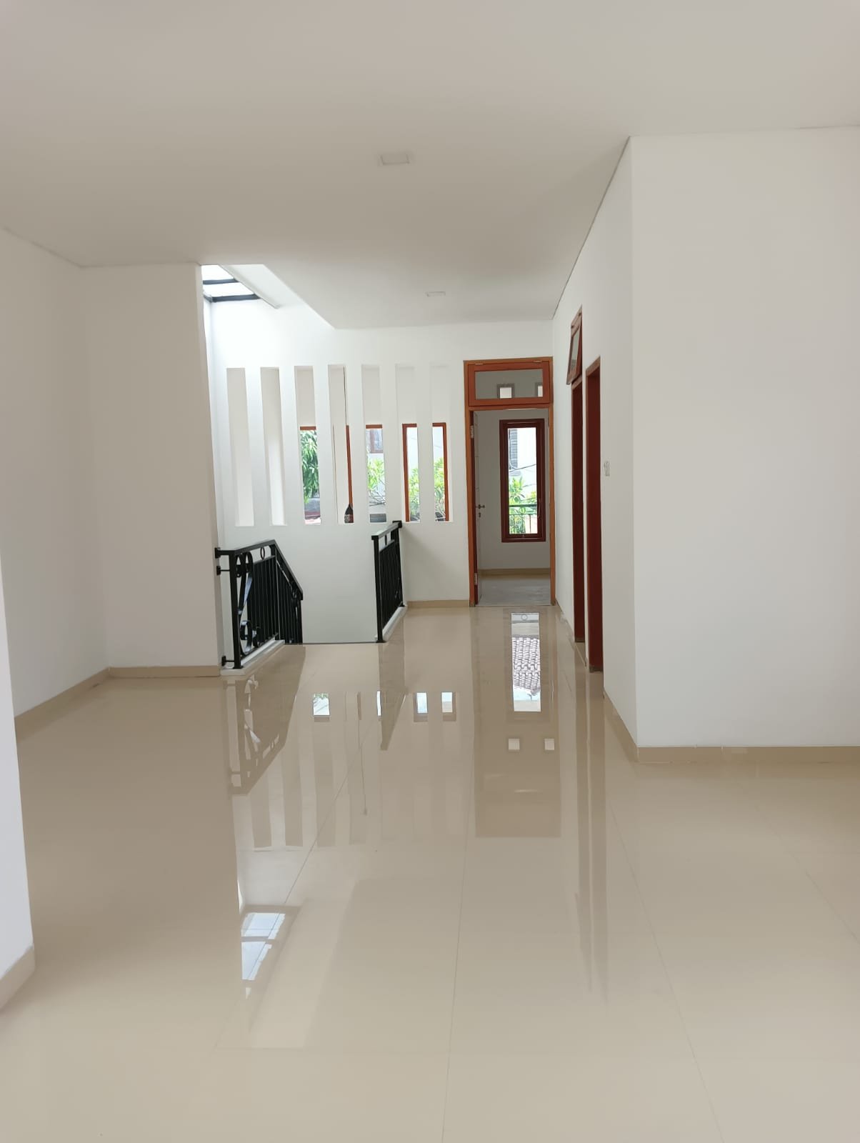 Rumah 2 lantai harga murah di jagakarsa - 12