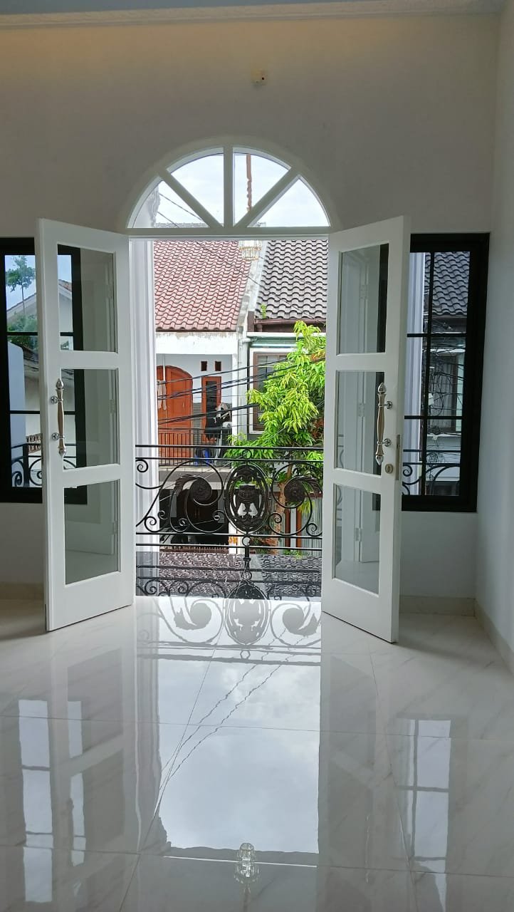 VIRAL RUMAH CLASIC EROPA HARGA MURAH DEKAT TRANSMART CILANDAK - 6