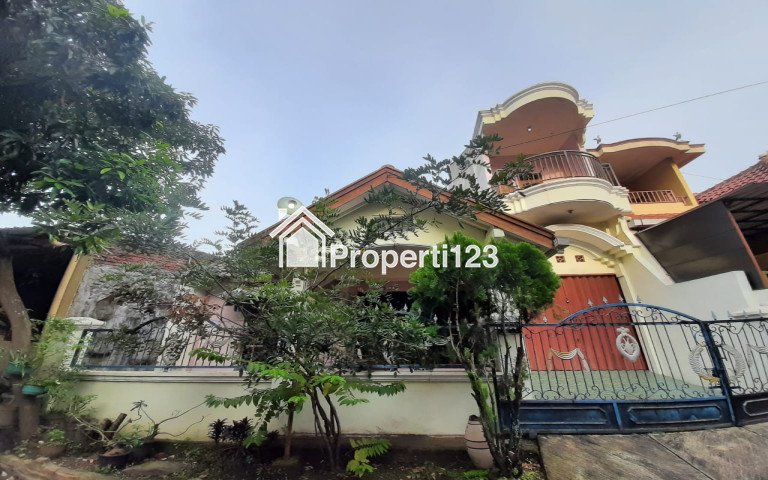 Rumah Strategis Dua Lantai Pusat Kota Semarang - 1