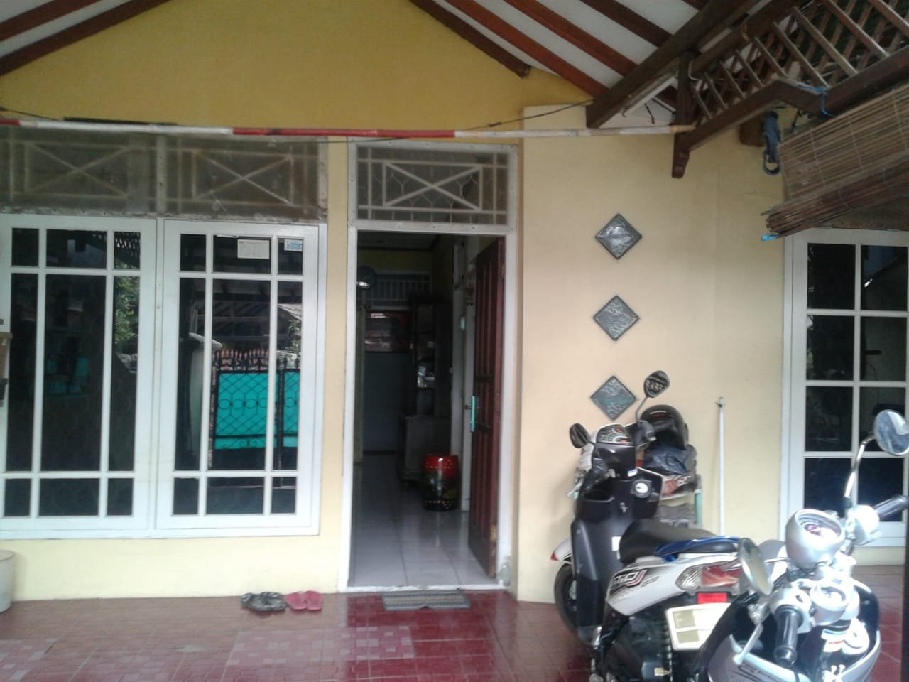 Dijual Rumah Tinggal - 4