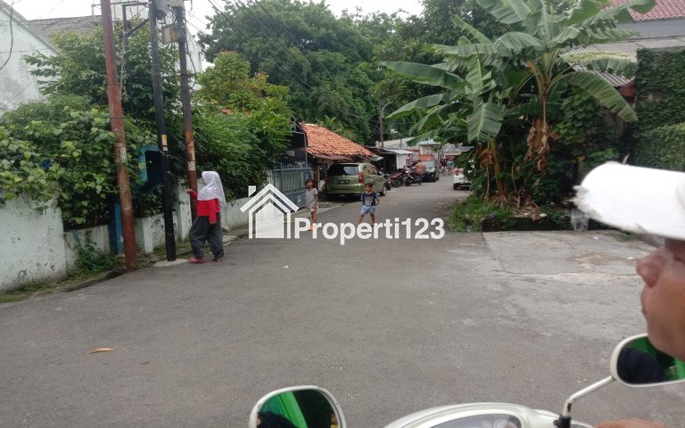 jual rumah lama dekat kampus  di duri kepa - 2