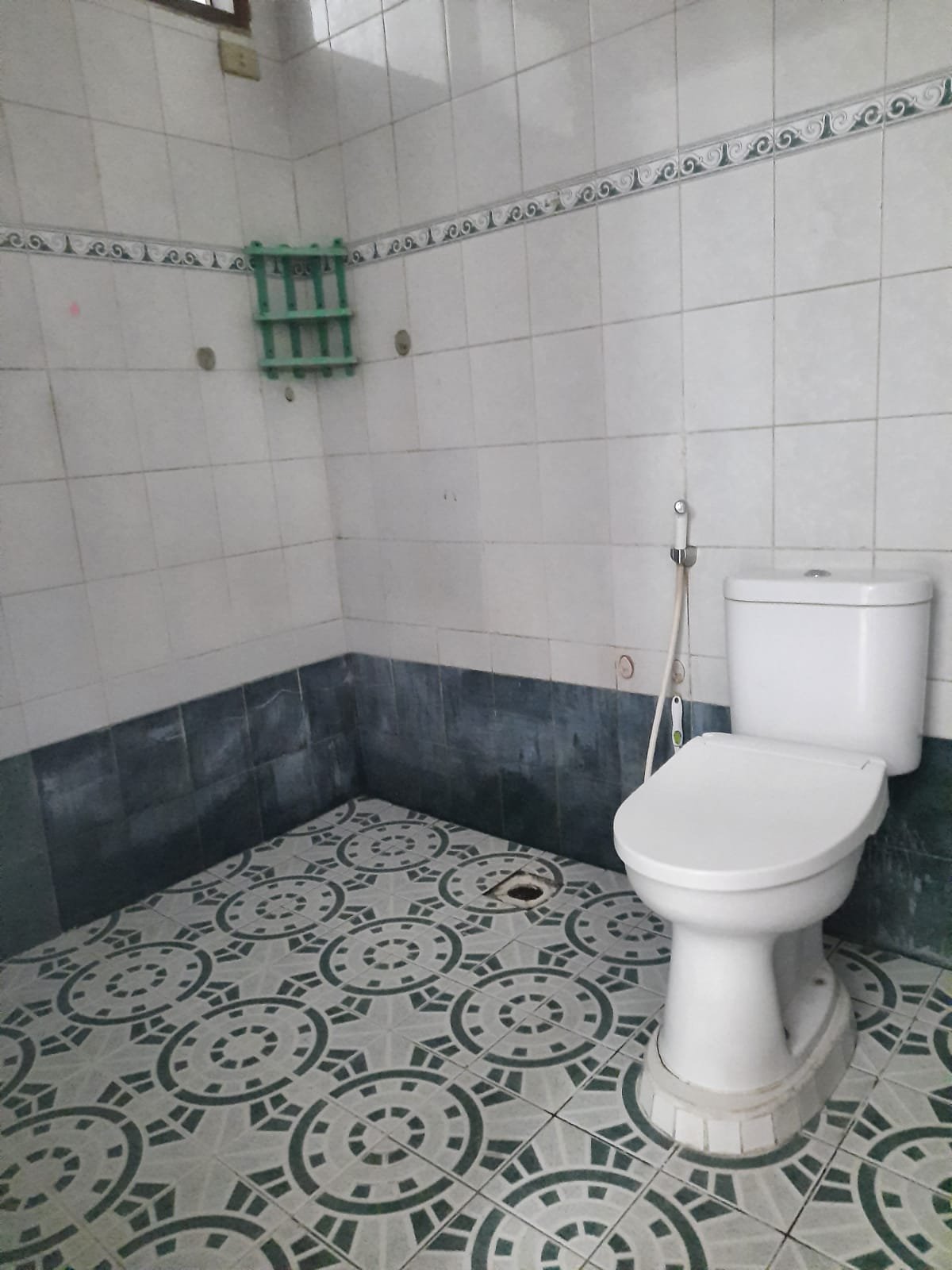 Disewakan Rumah lokasi strategis - 10