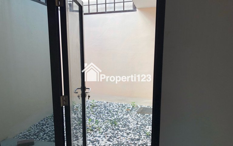 DIJUAL 1 UNIT RUMAH  Lokasi di Cluster Kecapi Residence - 2