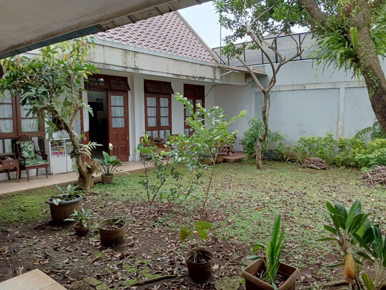 RUMAH DUA LANTAI DILINGKUNGAN ASRI DAN STRATEGIS - 42