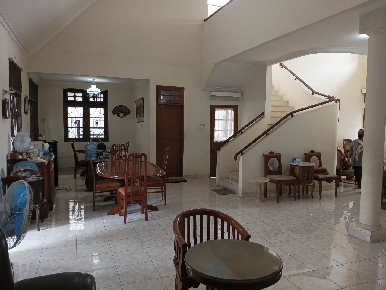 RUMAH DUA LANTAI DILINGKUNGAN ASRI DAN STRATEGIS - 32