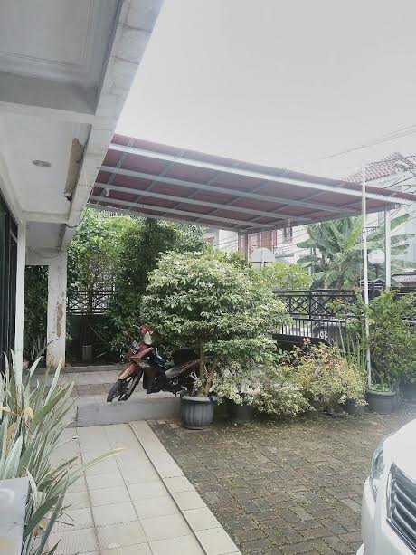 Rumah untuk usaha Cafe dan Resto dikawasan Tomang, Jakarta Barat - 3