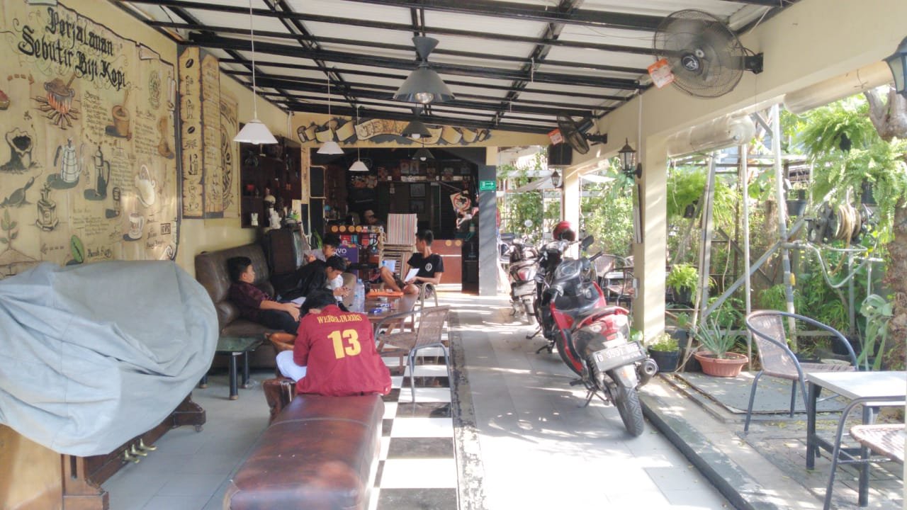 Rumah untuk usaha Cafe dan Resto dikawasan Tomang, Jakarta Barat - 2