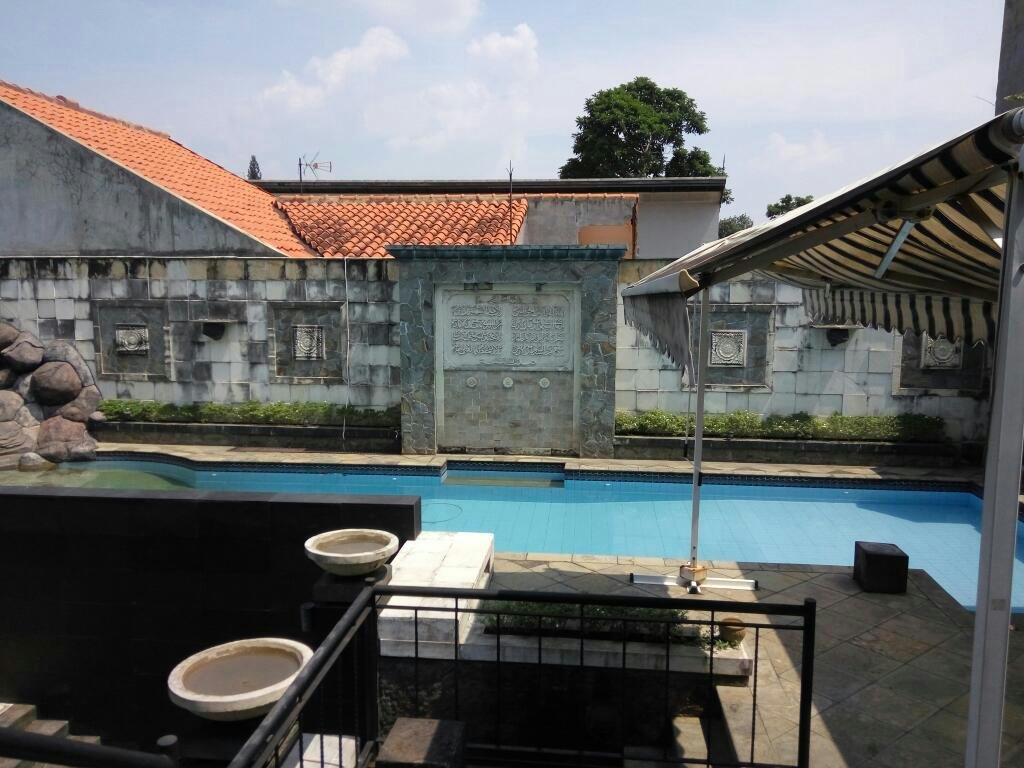 Dijual Cepat Rumah Mewah Bonus Kolam Renang di Rempoa, 7 M (Nego) - 4