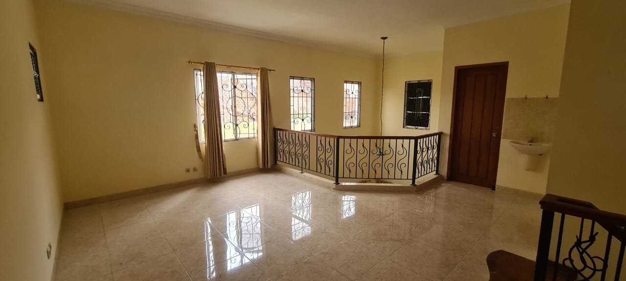 Rumah Mewah MURAH FULL FURNISHED Casa Grande Tinggal Bawa Koper - 13