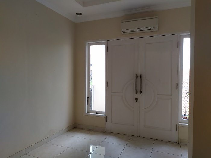 Rumah Baru Renov , Harga Murah Siap huni di Cirendeu - 6