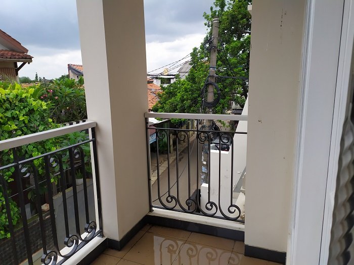 Rumah Baru Renov , Harga Murah Siap huni di Cirendeu - 8